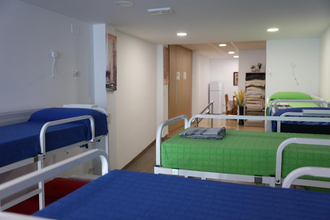 Albergue El Caminante Hostel Portomarin Luaran gambar